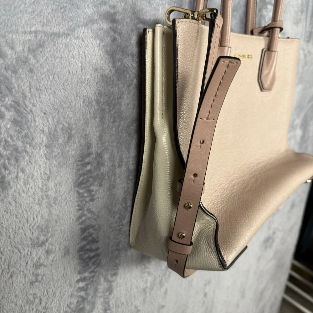 Michael Kors Mercer Women's Pebble Leather Messenger Crossbody Bag Designer